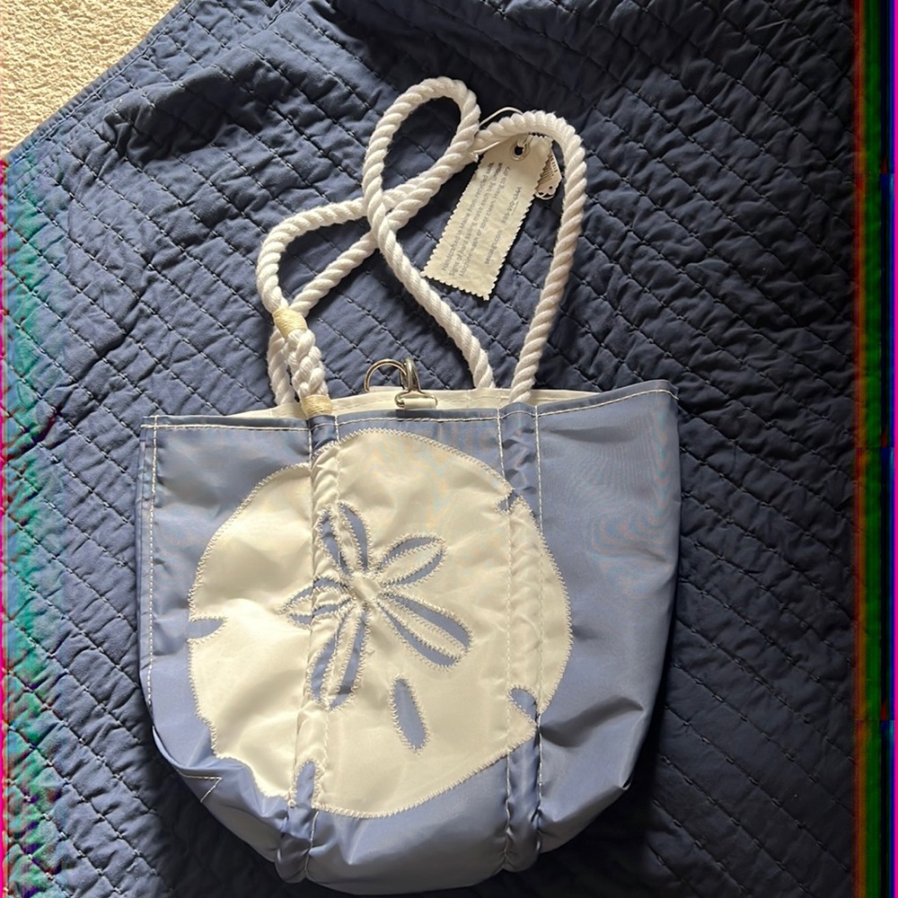 Nwt Sea bag - Sand dollar pattern